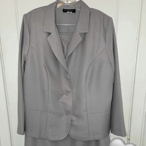 Gray Jacket/skirt set size 22